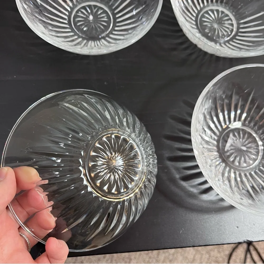 Vintage Cut Glass Dessert Bowls SET of 4- Starburst Pattern - Picture 12 of 15